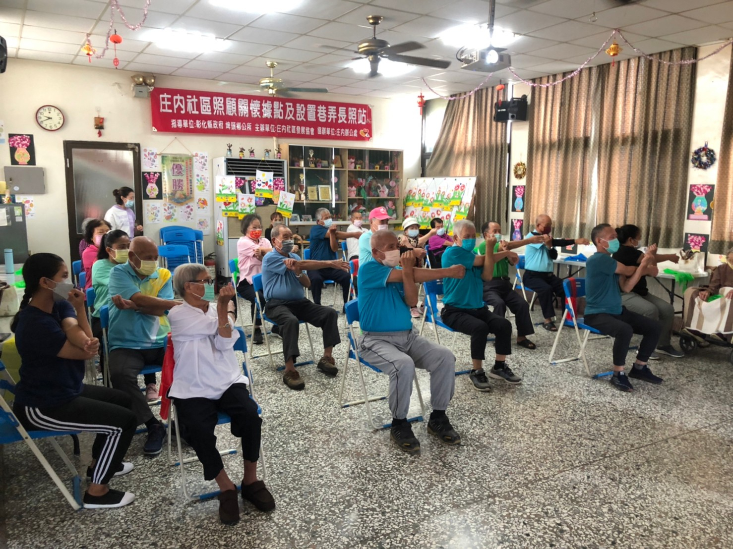 庄內社區彈力帶肌力運動-6