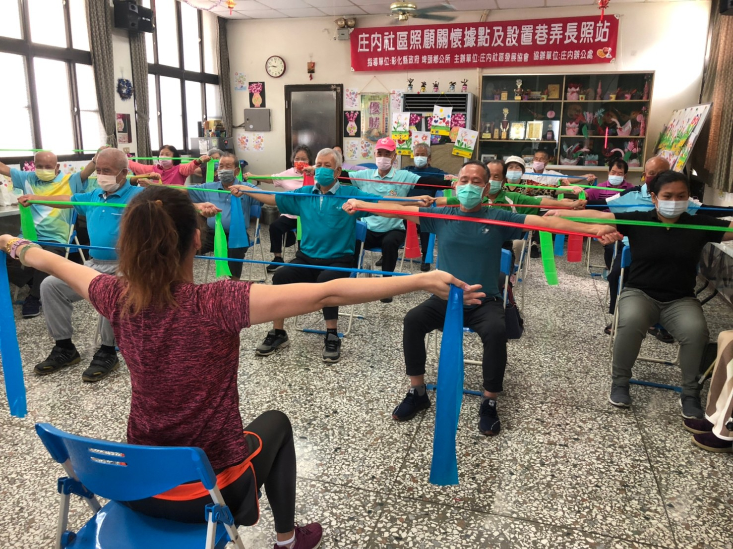 庄內社區彈力帶肌力運動-4