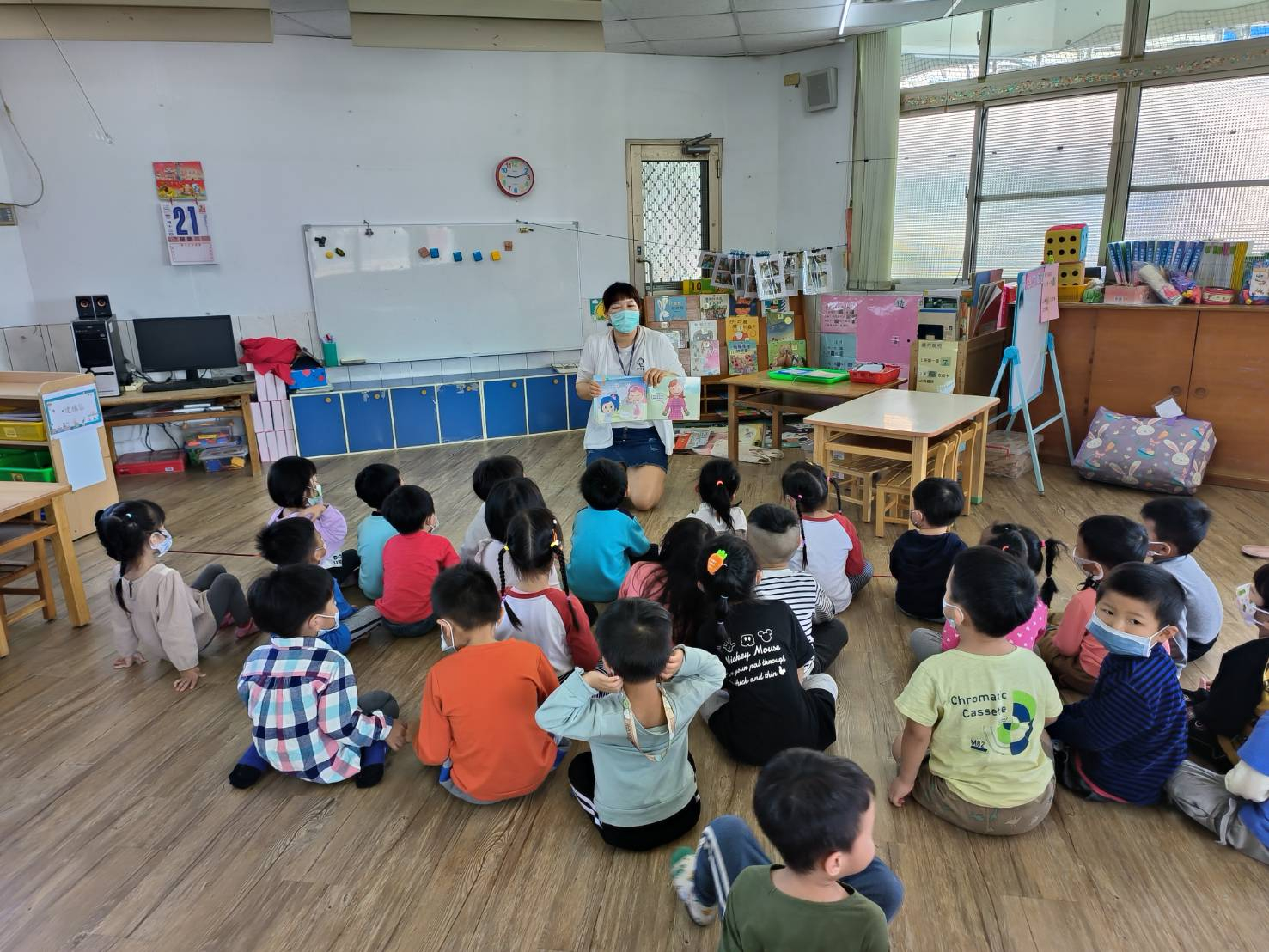 1130221幼兒園宣導無菸的家立體書跟口腔防治 相本